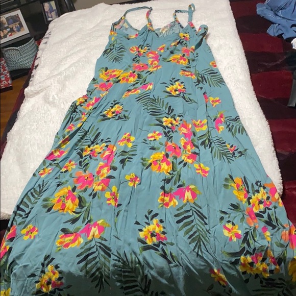 Dress - Picture 4 of 5